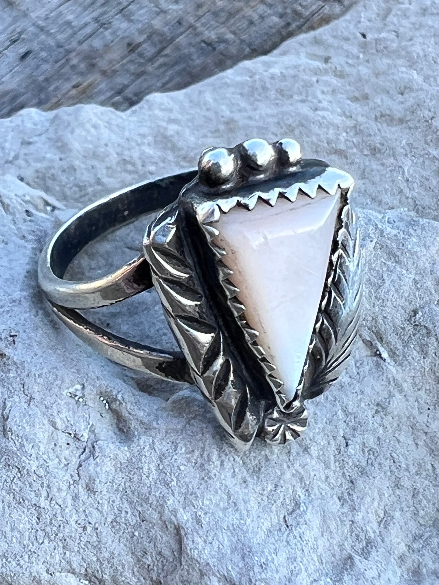 Vintage Native American Handmade Sterling & Mother-of-Pearl Triangle-shaped Ring Sz 7.5