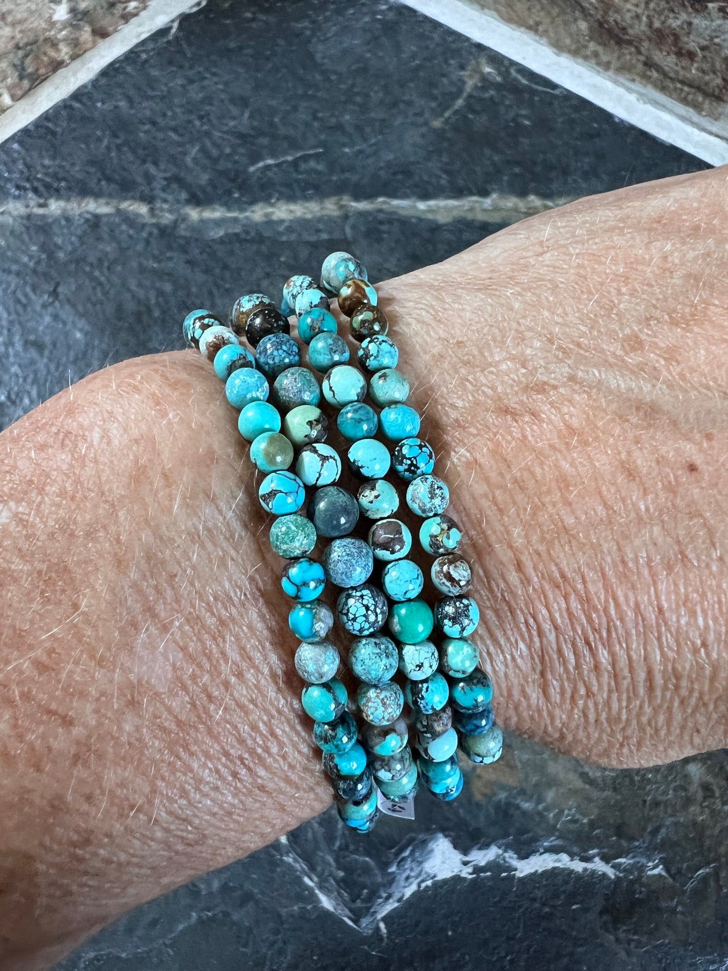 Single Strand Turquoise 4mm Bead Stretch Bracelet Sz 7”