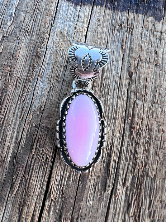 Native American Handmade Sterling & Pink Conch Pendant w/Stamped Bale 1.5β