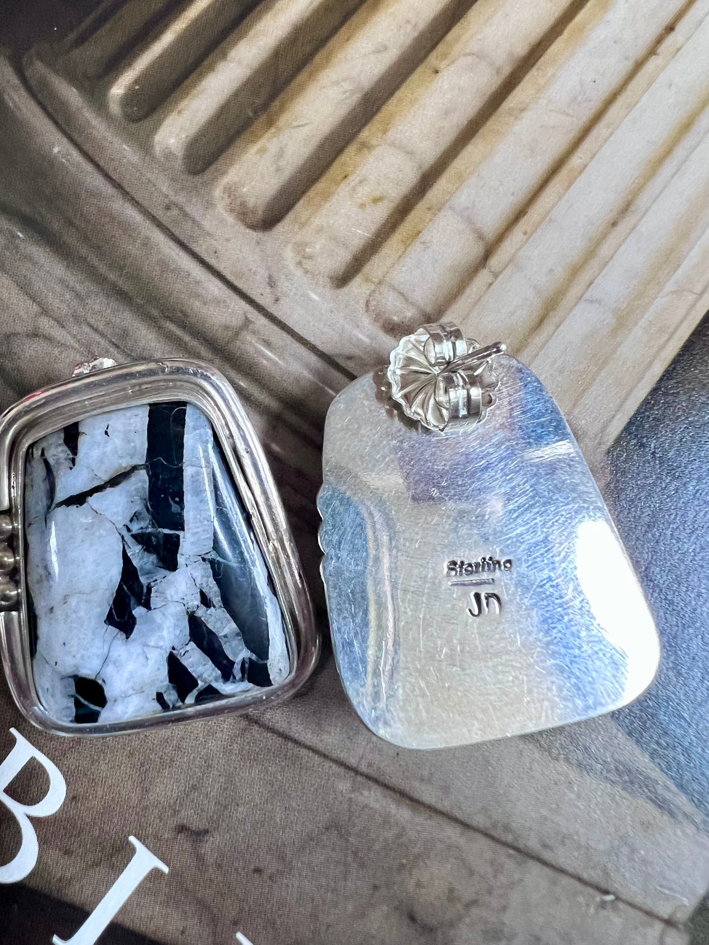 Native Navajo Handmade Large White Buffalo Post Earrings Sz 1.25βx1β