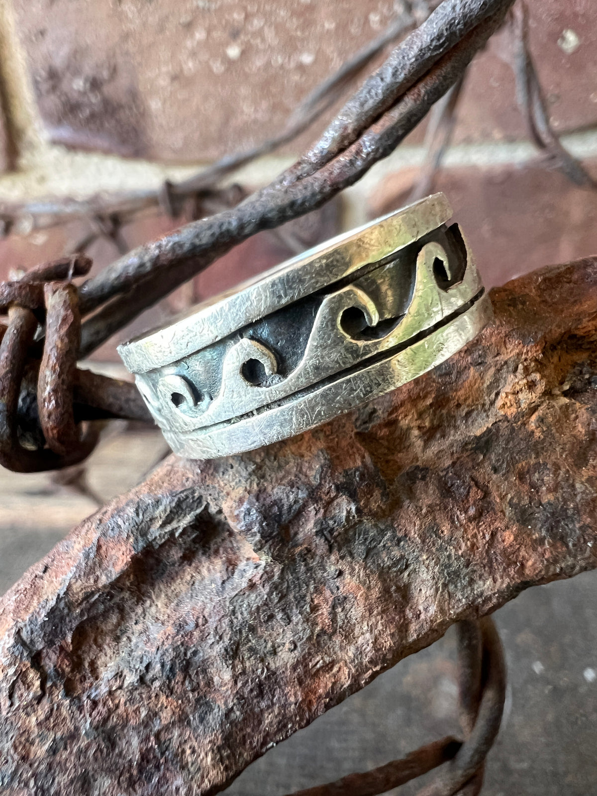 Vintage Southwest Sterling Silver Overlay Wave Ring Size 10