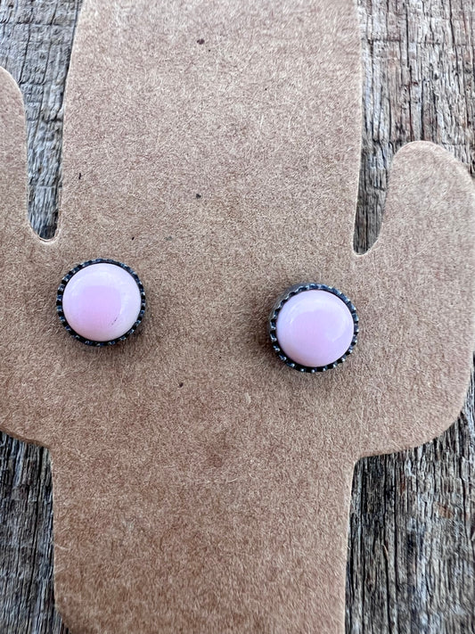 Native Navajo Sterling & Pink Conch Post Earrings 1/4”