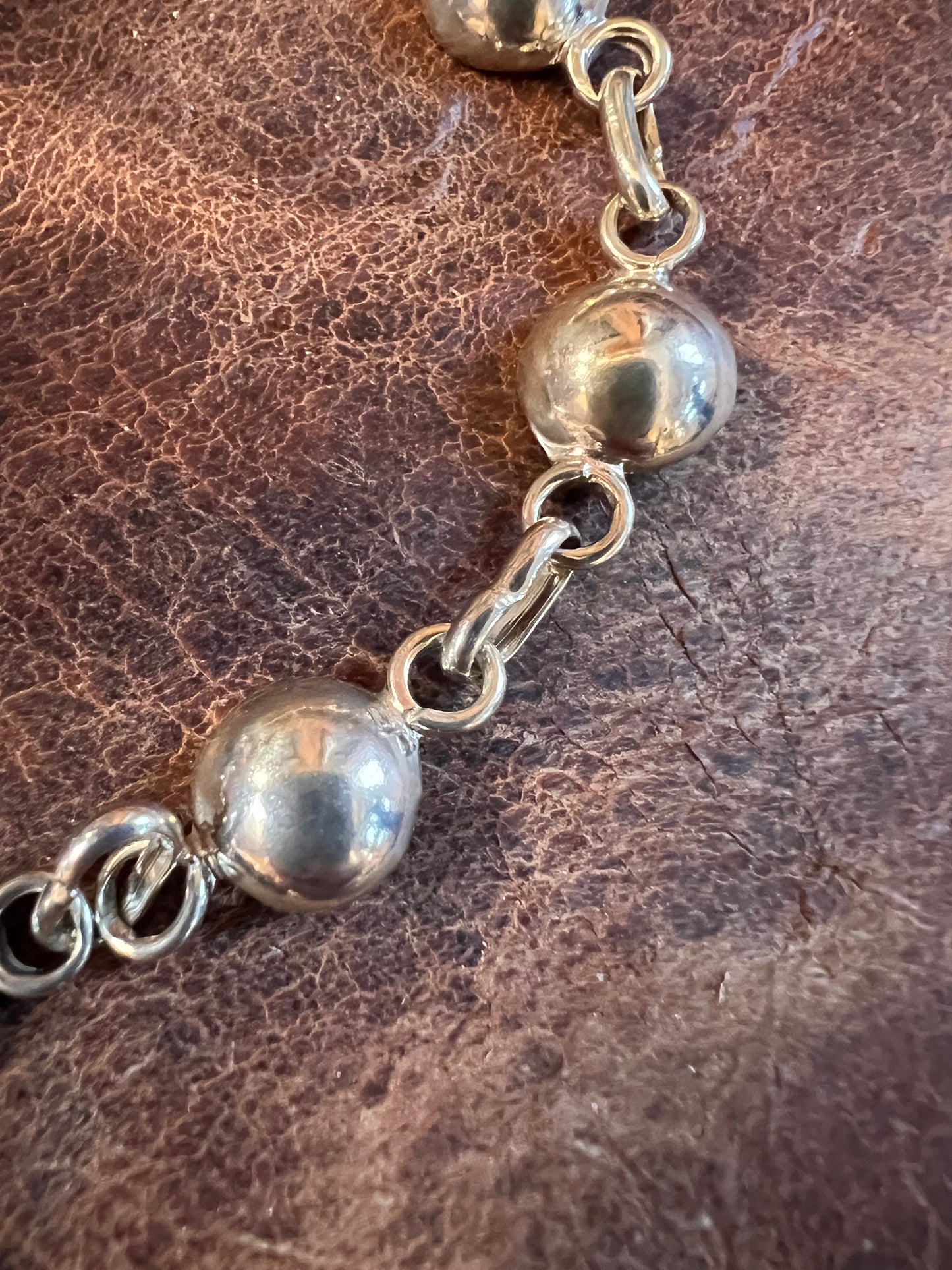 Navajo Handmade by Carlyne Apachito Navajo Pearl Slices and Paperclip Link Bracelet 7.5”