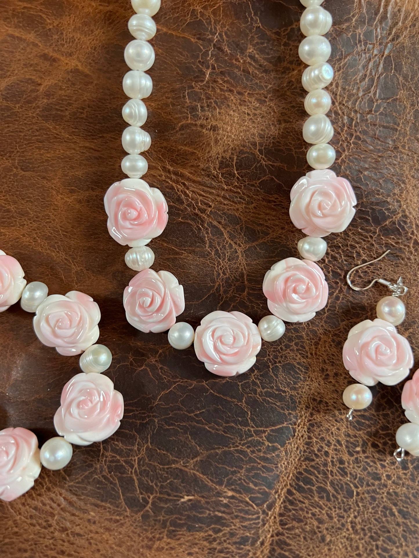 Pink Conch Shell Carved Rose & Natural Freshwater Pearl Necklace, Bracelet & Earrings Set