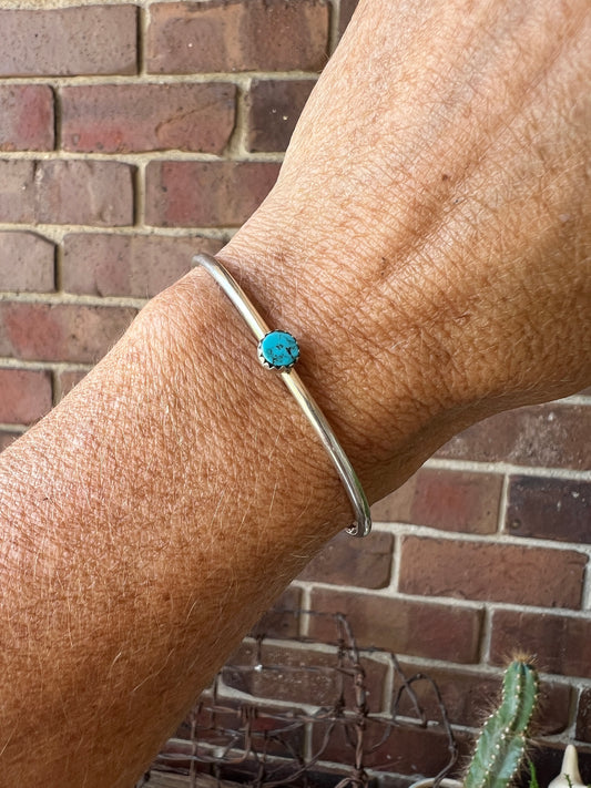 Vintage Navajo Handmade G.Skeets. Sterling Silver & Turquoise Stone Cuff- Size 6