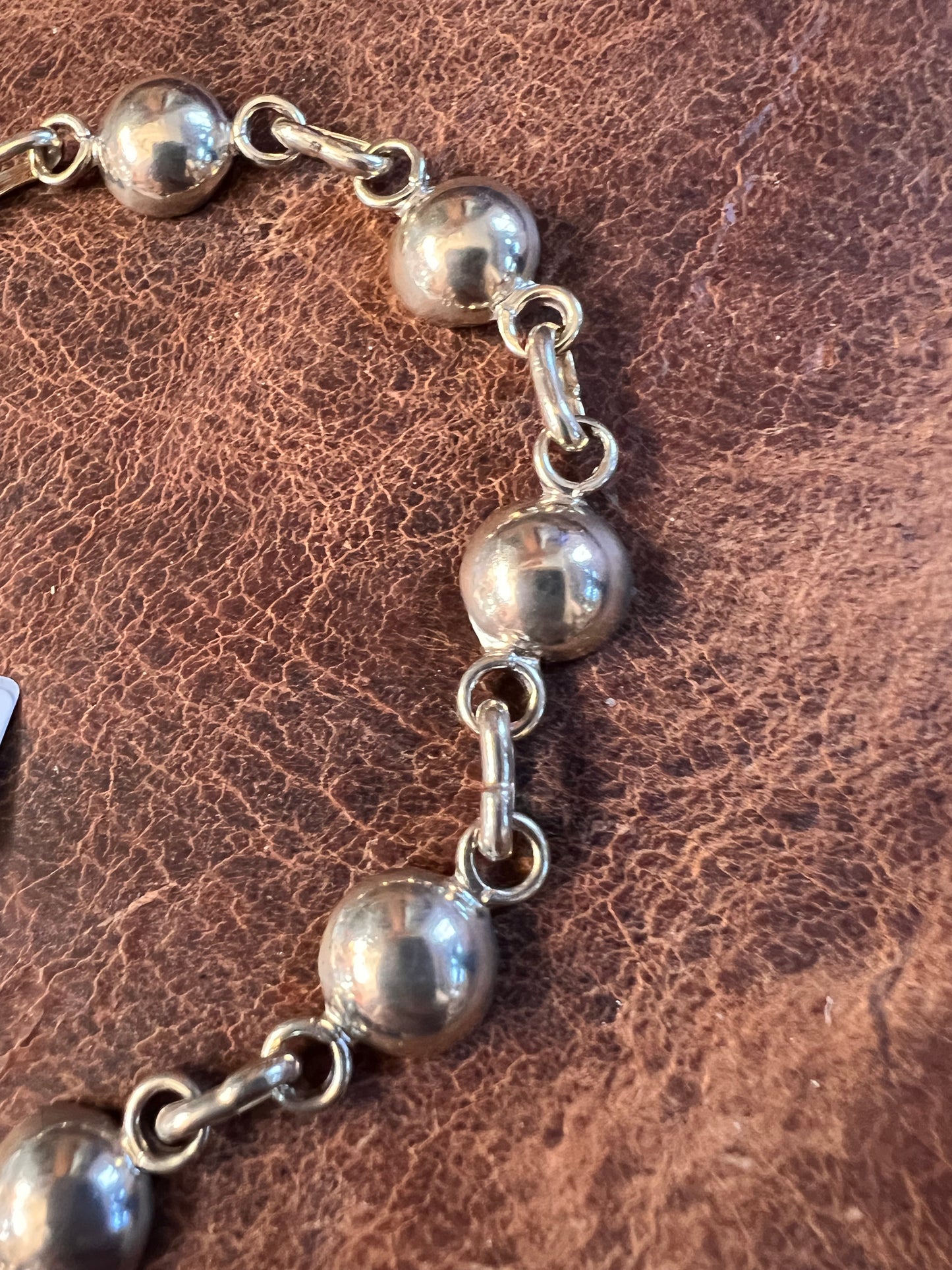 Navajo Handmade by Carlyne Apachito Navajo Pearl Slices and Paperclip Link Bracelet 7.5”