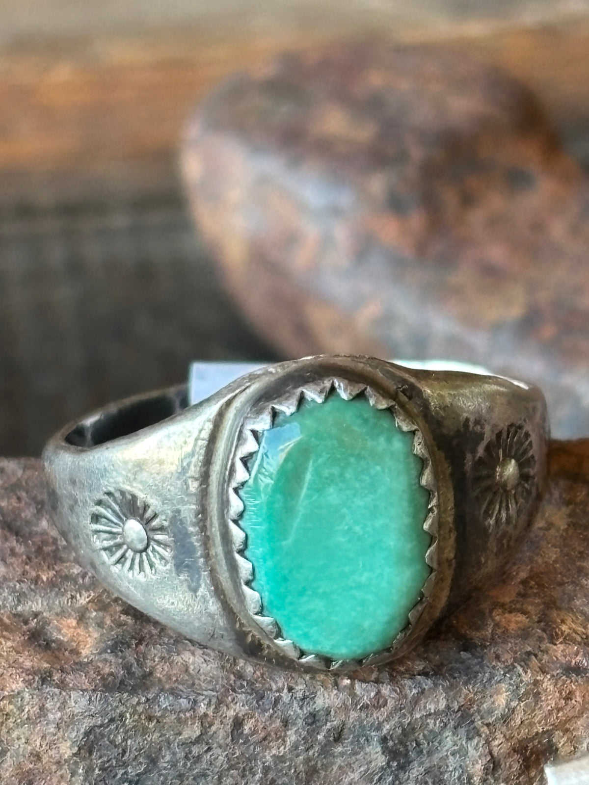 Vintage Native handmade Sterling & Green Turquoise Ring Sz 7 3/4”