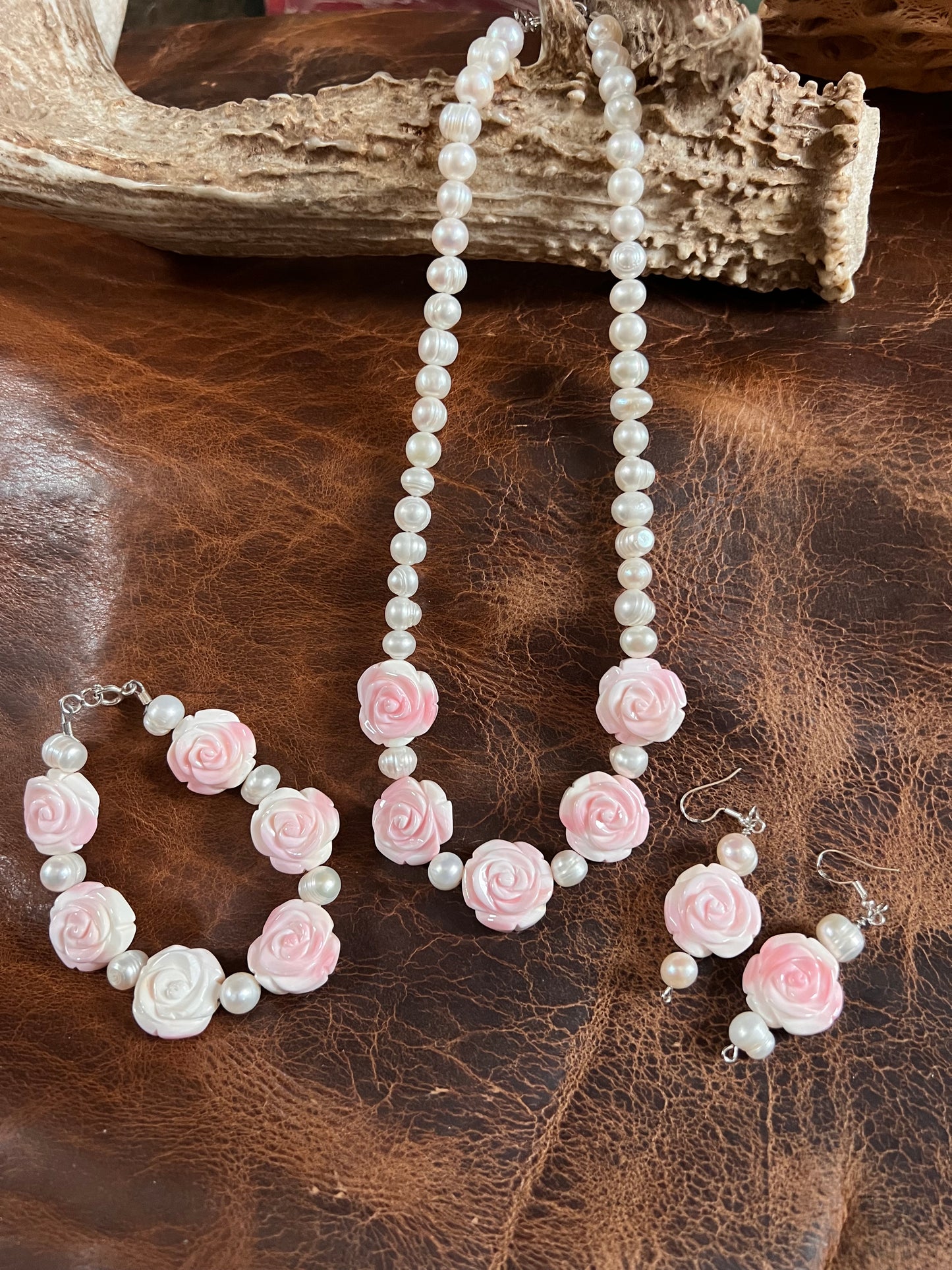 Pink Conch Shell Carved Rose & Natural Freshwater Pearl Necklace, Bracelet & Earrings Set