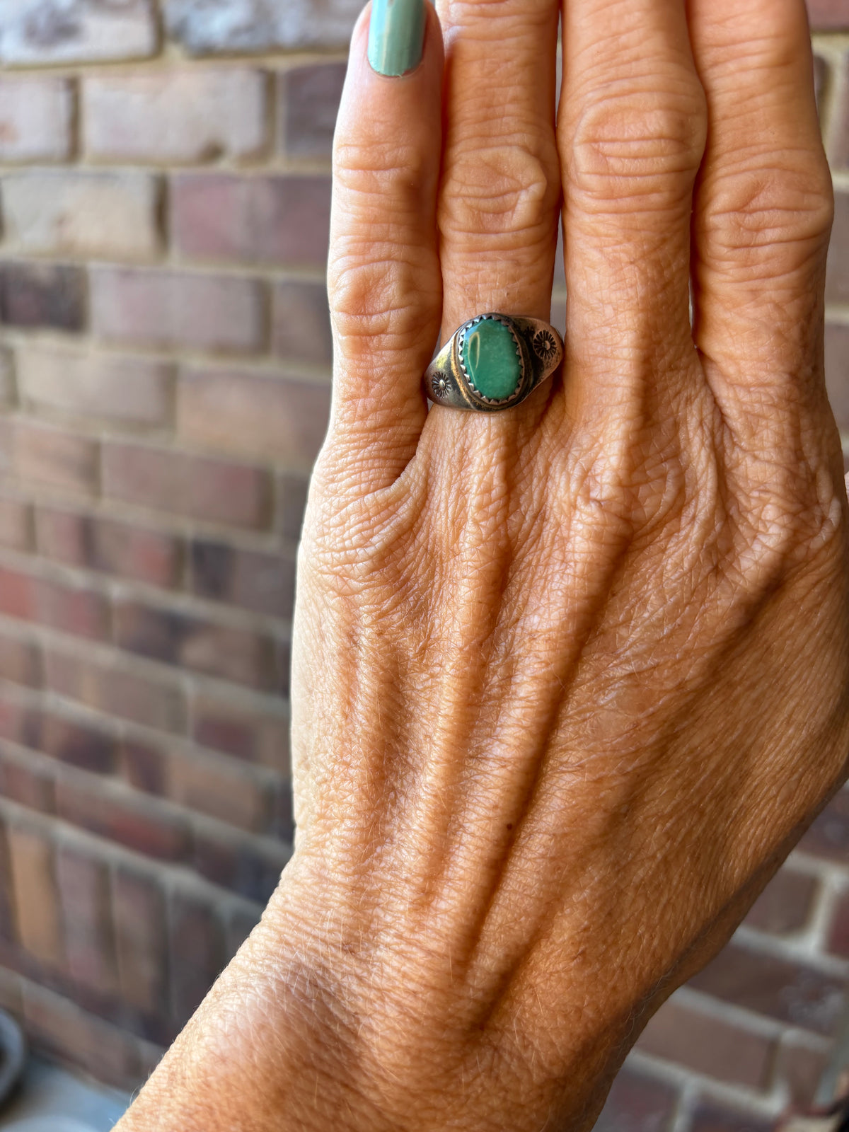 Vintage Native handmade Sterling & Green Turquoise Ring Sz 7 3/4”