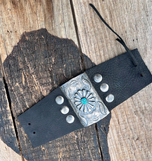 Native American Handmade by Dale Morgan- Sterling, Turquoise & Black Leather Bow Guard Sz 8