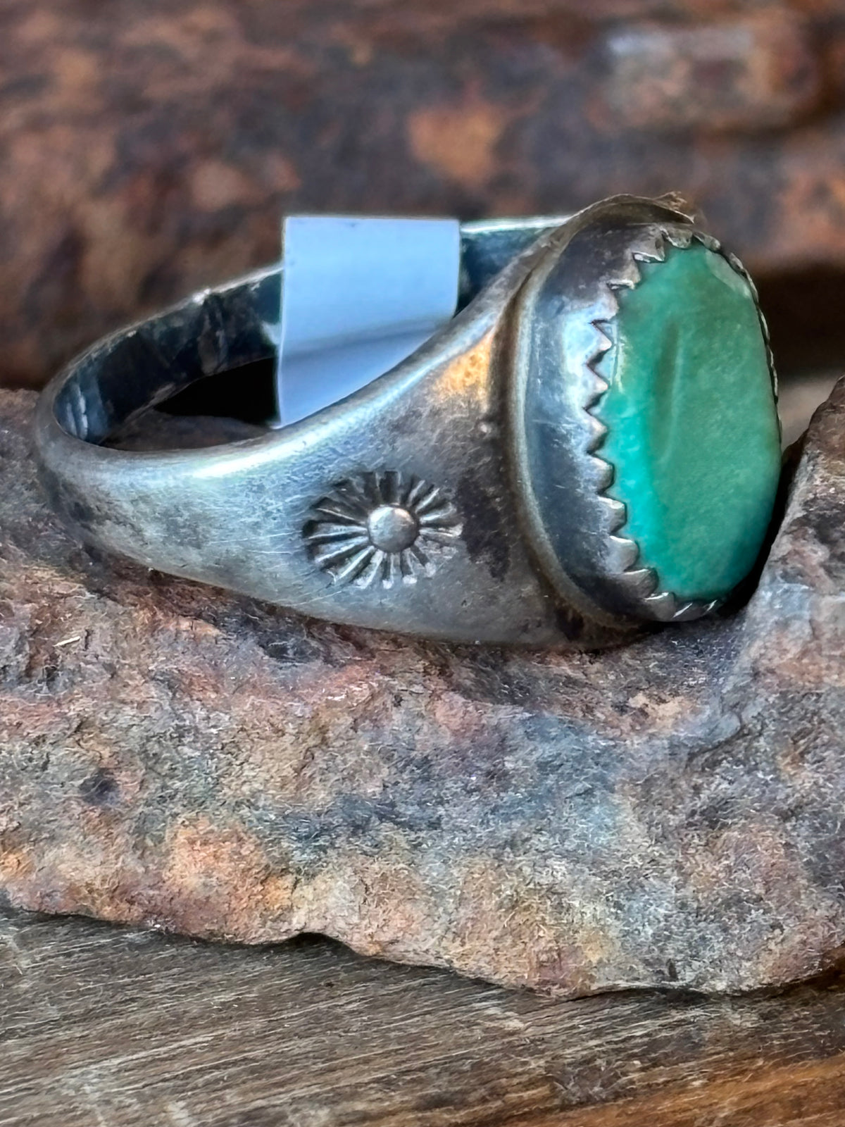 Vintage Native handmade Sterling & Green Turquoise Ring Sz 7 3/4”